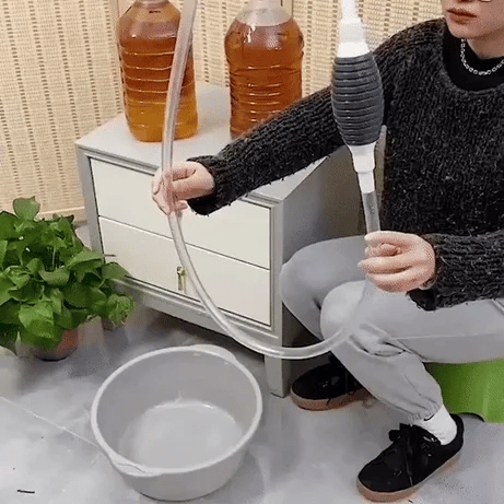 Manual Pressure Fuel Pump with 3ft Pipe